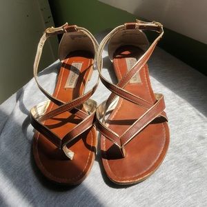 STEVE MADDEN tan sandals